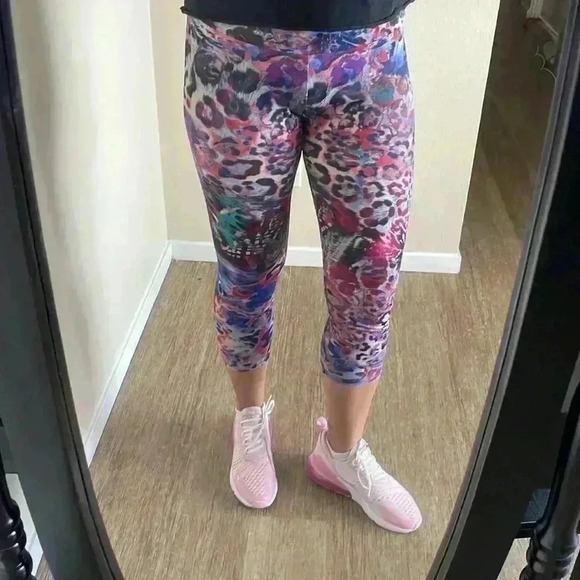 Onzie Multicolor Cheetah Animal‎ Print Crop Leggings Yoga Spin Size S/M - Picture 1 of 11